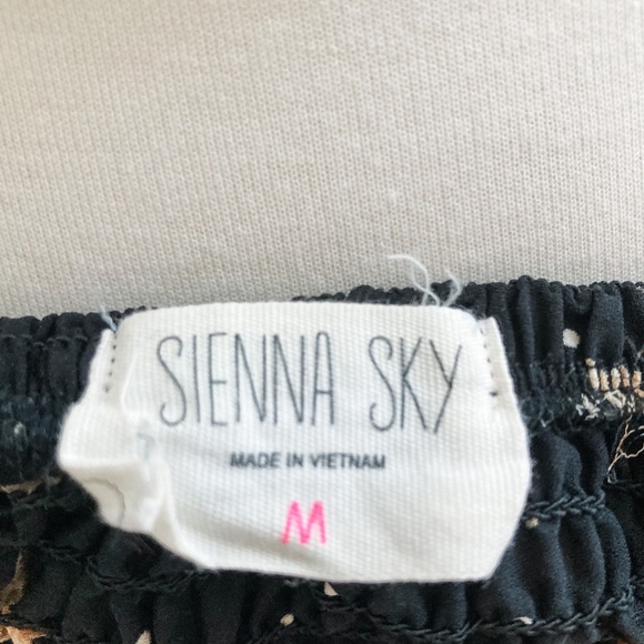 Sienna Sky Crop Top with Cap Sleeve - Picture 3 of 3